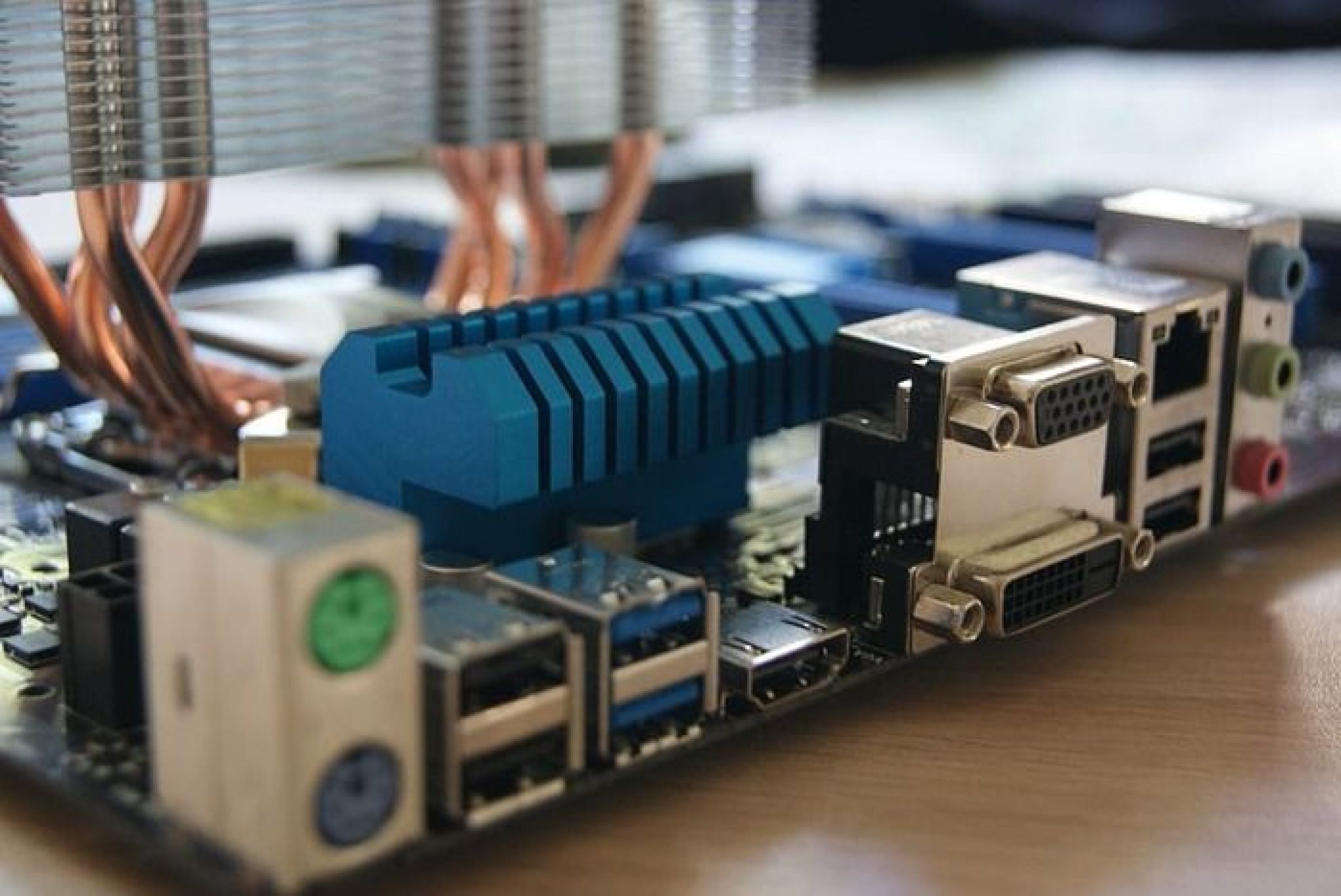Conoce los componentes de una placa base Guía Hardware Conoce los componentes de una placa base Guía Hardware