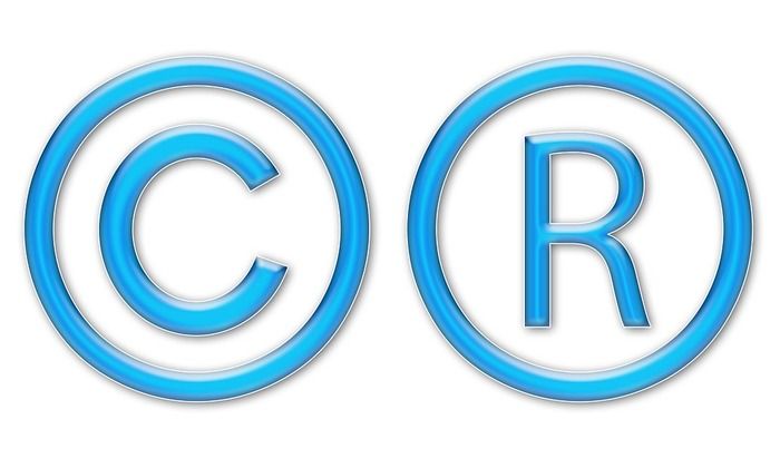 trademark y copyright logos