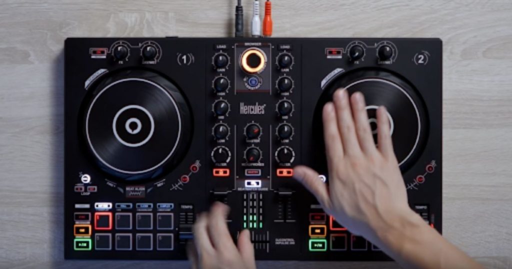 Características de un controlador DJ
