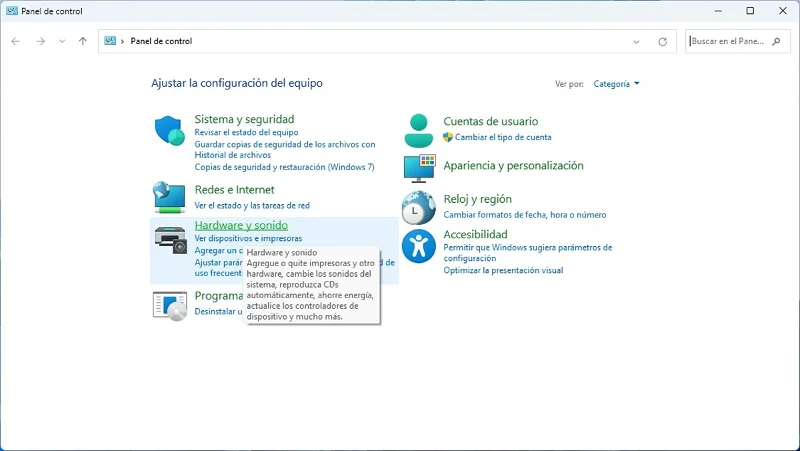 ¿Cómo evitar la suspensión al cerrar la tapa de un portátil en Windows 11?