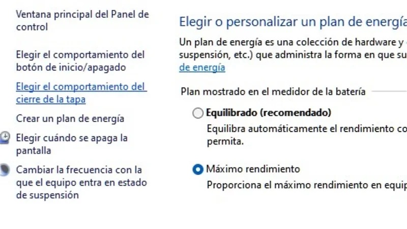 ¿Cómo evitar la suspensión al cerrar la tapa de un portátil en Windows 11?