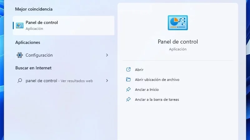 ¿Cómo evitar la suspensión al cerrar la tapa de un portátil en Windows 11?