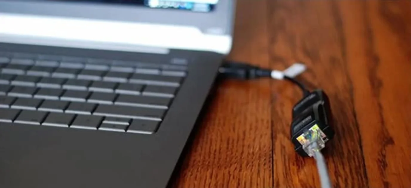Cómo conectar dos ordenadores por cable USB en MacOS