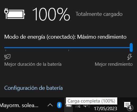 ¿Por qué mi monitor se enciende y se apaga solo?