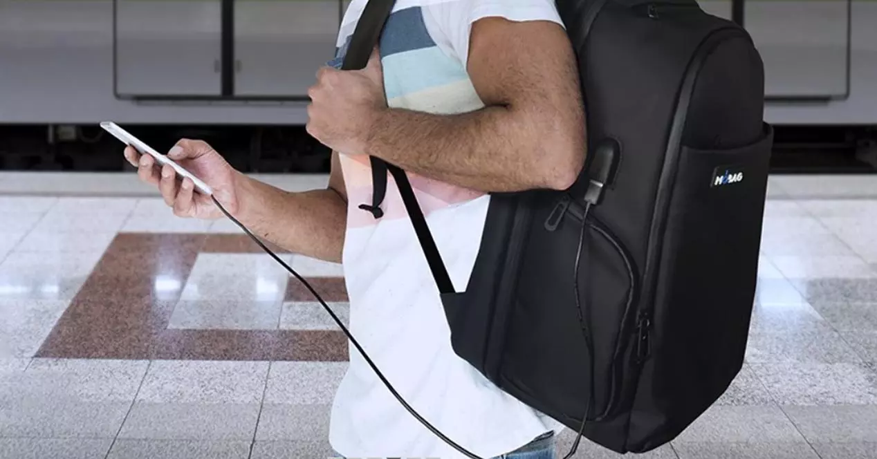 ¿Cómo cargar un móvil sin cargador?