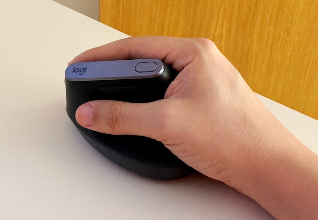 Evita lesiones con los mejores ratones verticales y ergonómicos