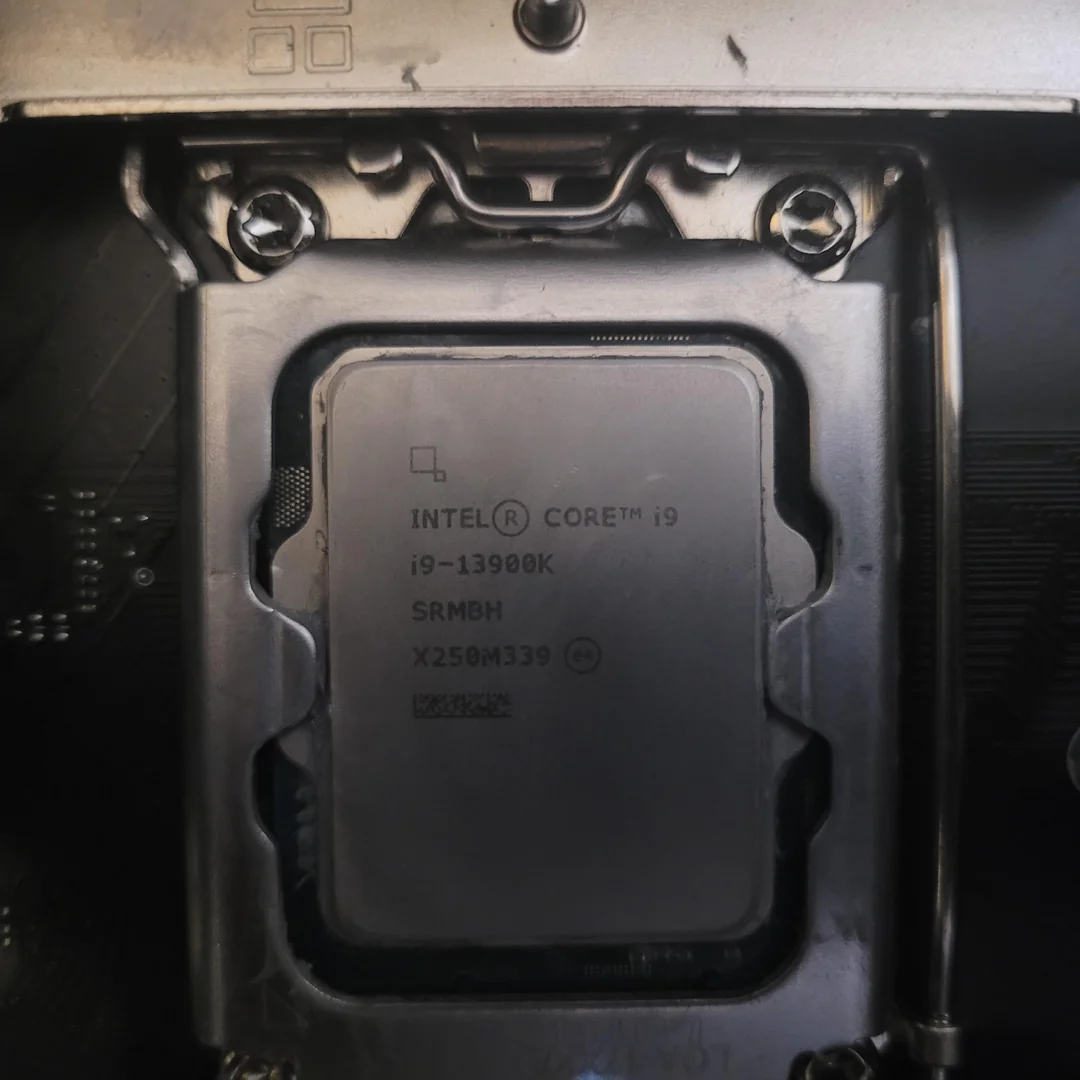 Intel Core i9-13900K FAKE