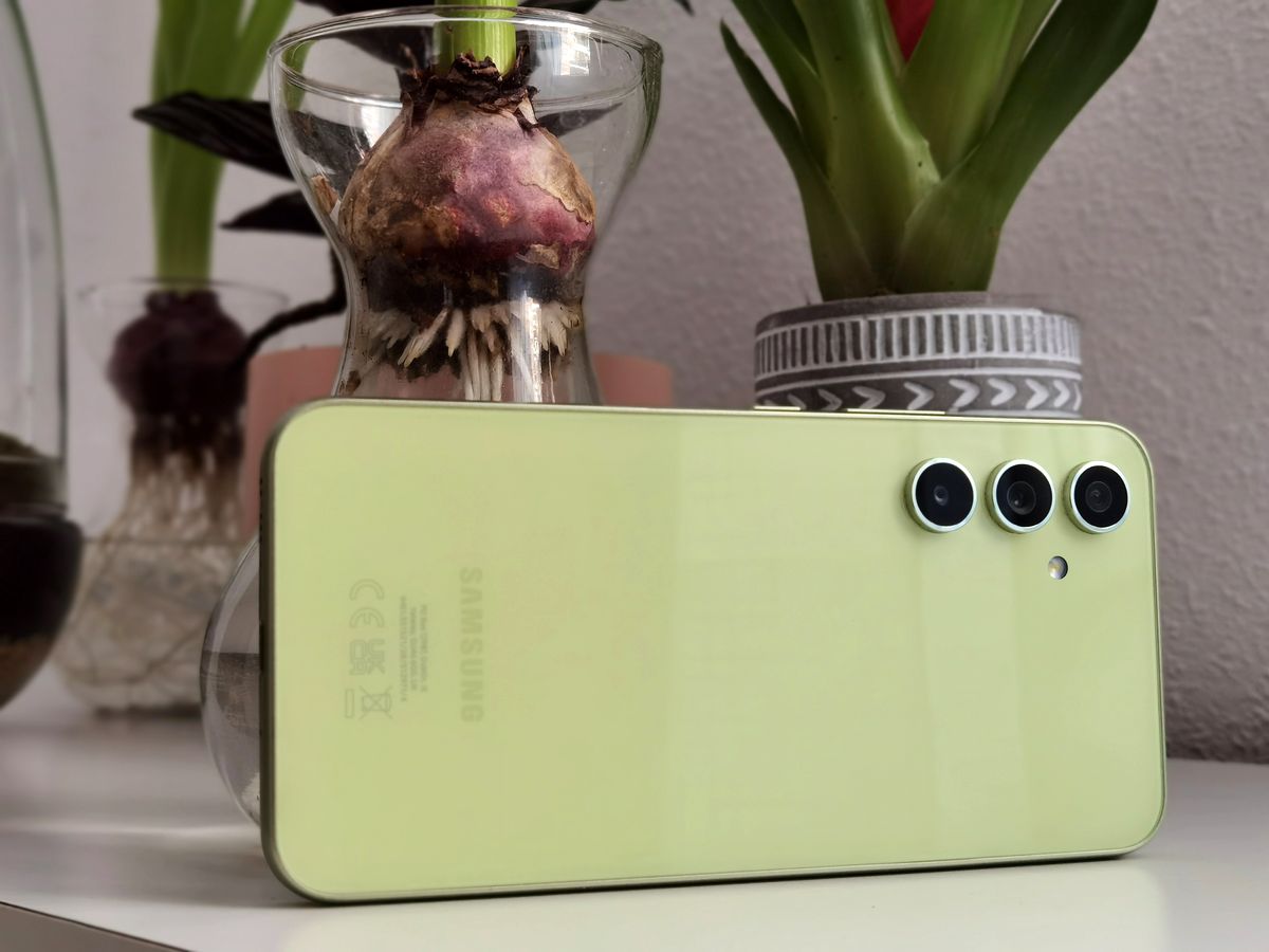Vivo V29 vs Samsung Galaxy A54: Duelo de titanes en la gama media
