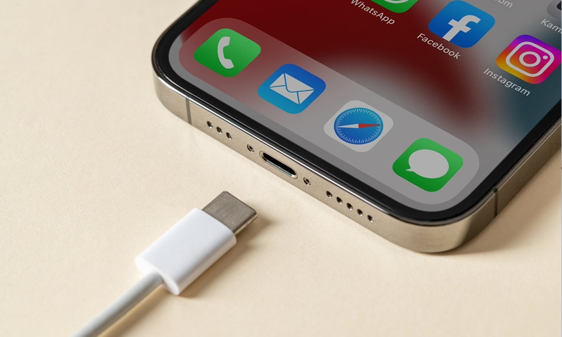 mejores cargadores iphone 15