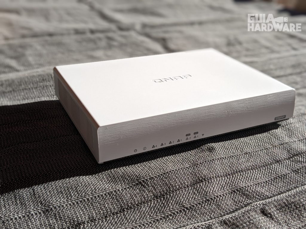QNAP Qhora-301W