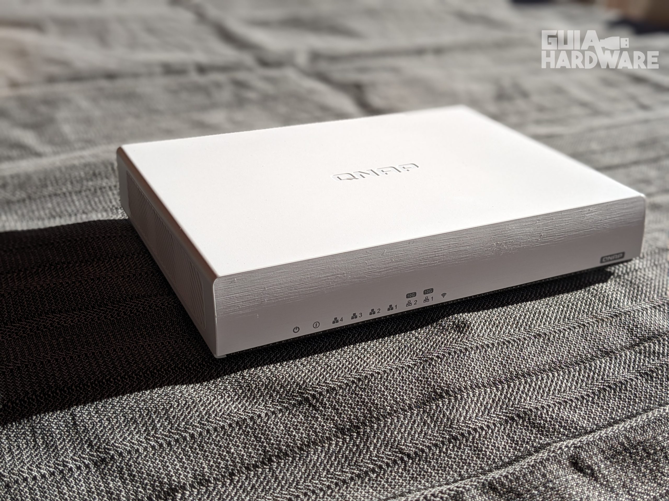 QNAP Qhora-301W