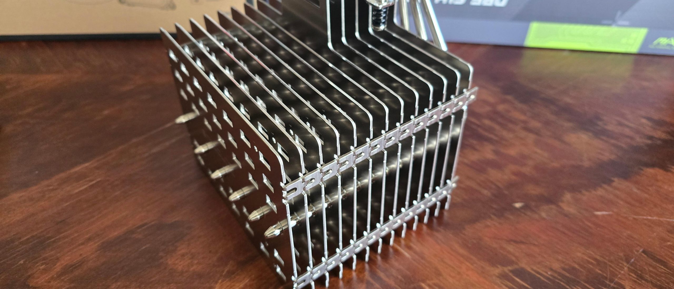 Disipador Noctua NH-P1 montado en placa