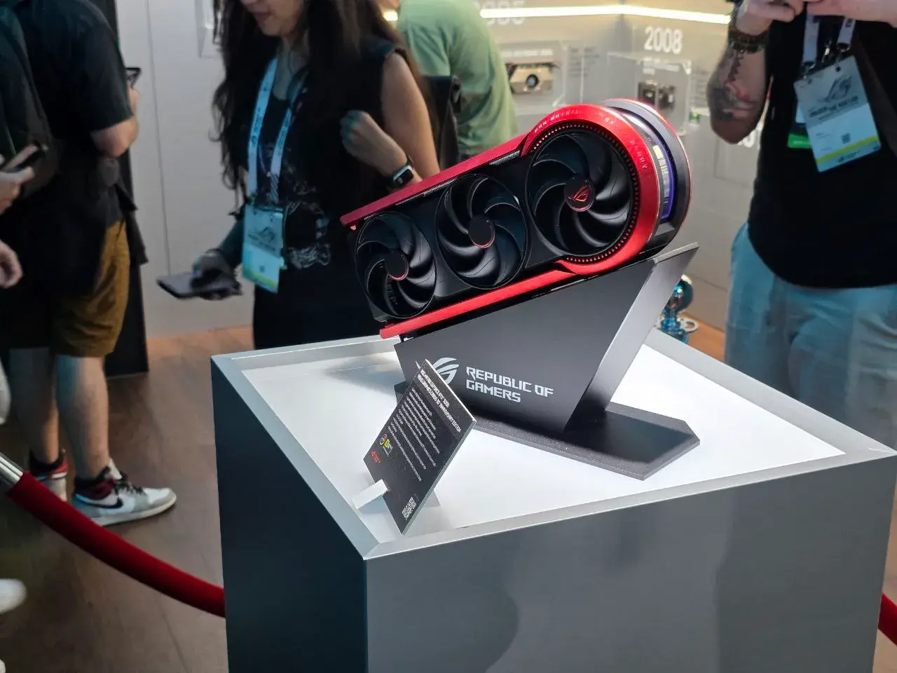 Detalle de la refrigeración ASUS ROG Matrix RTX 5090