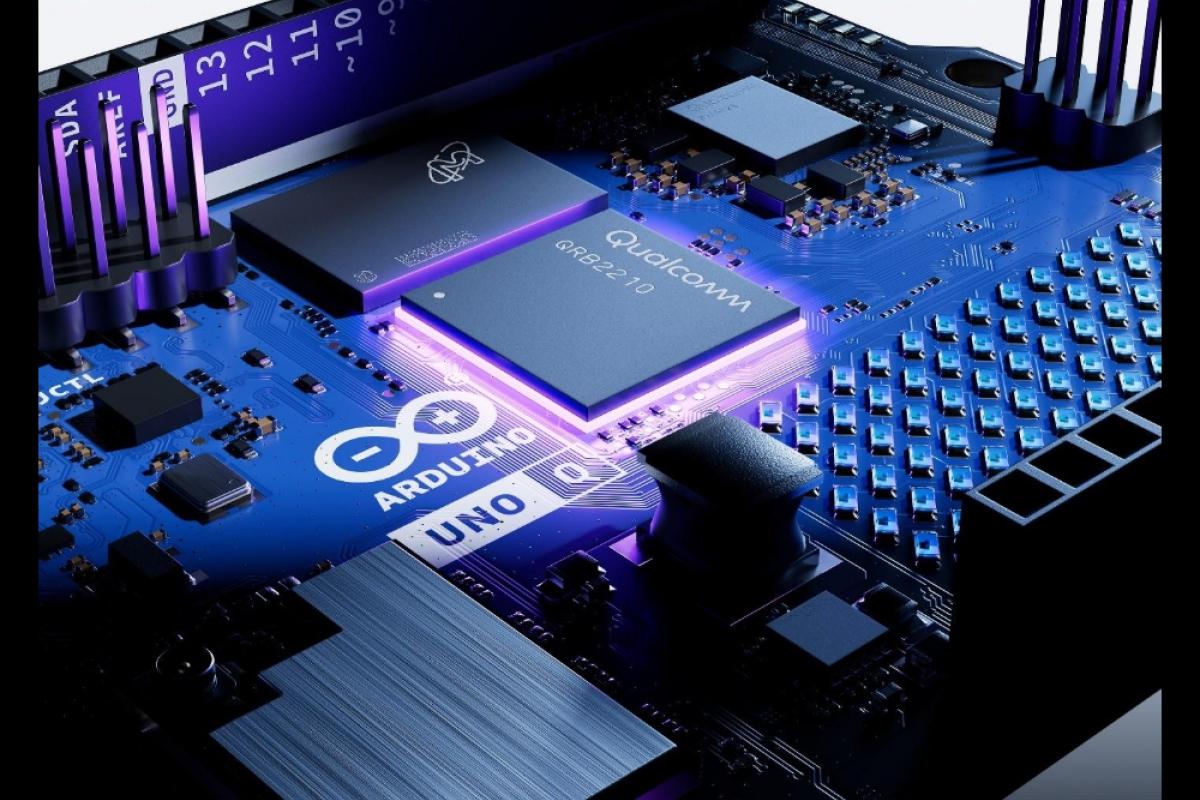 Arduino UNO Q detalle de componentes