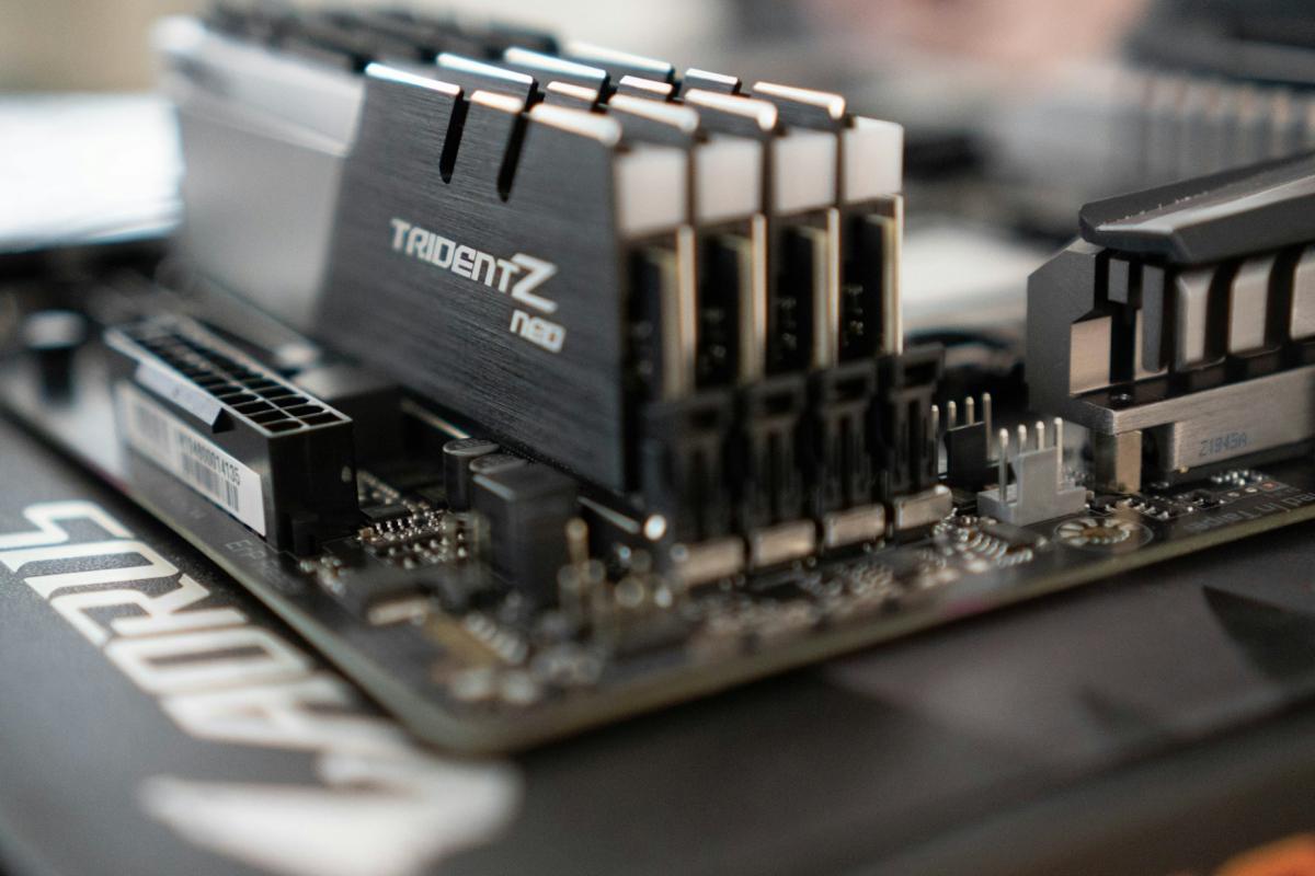 Chips de memoria en placa base