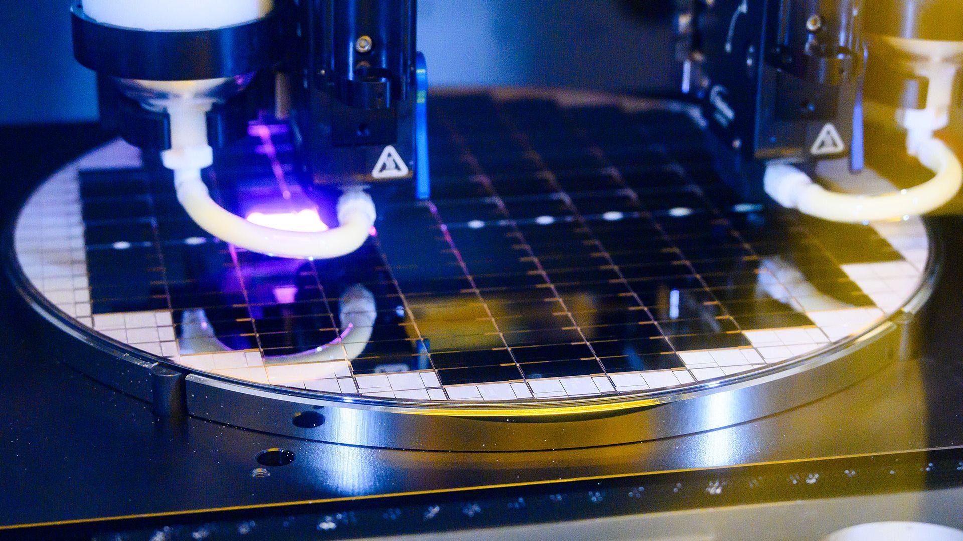 Escáner de litografía para empaquetado 3D