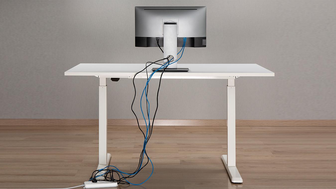 Accesorios para ordenar cables en la torre