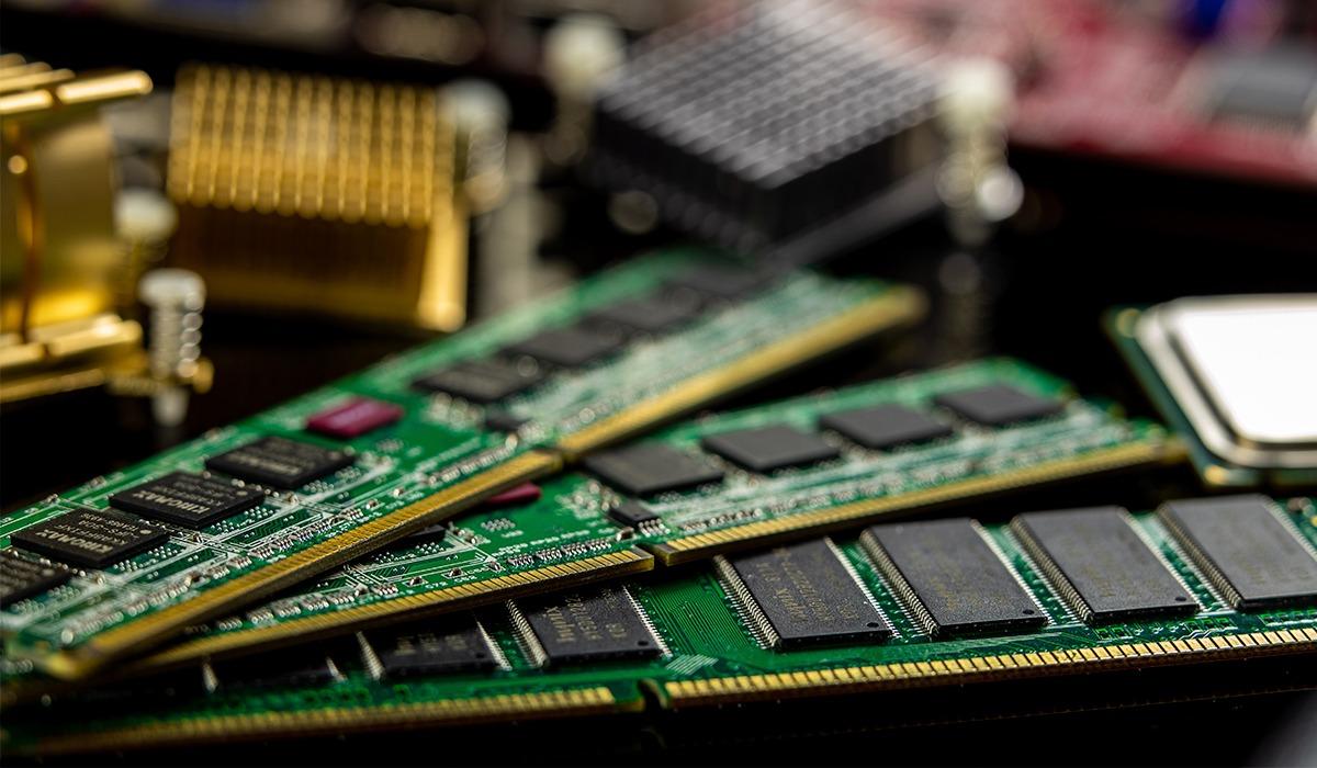 memoria DRAM sube de precio un 171% cada año