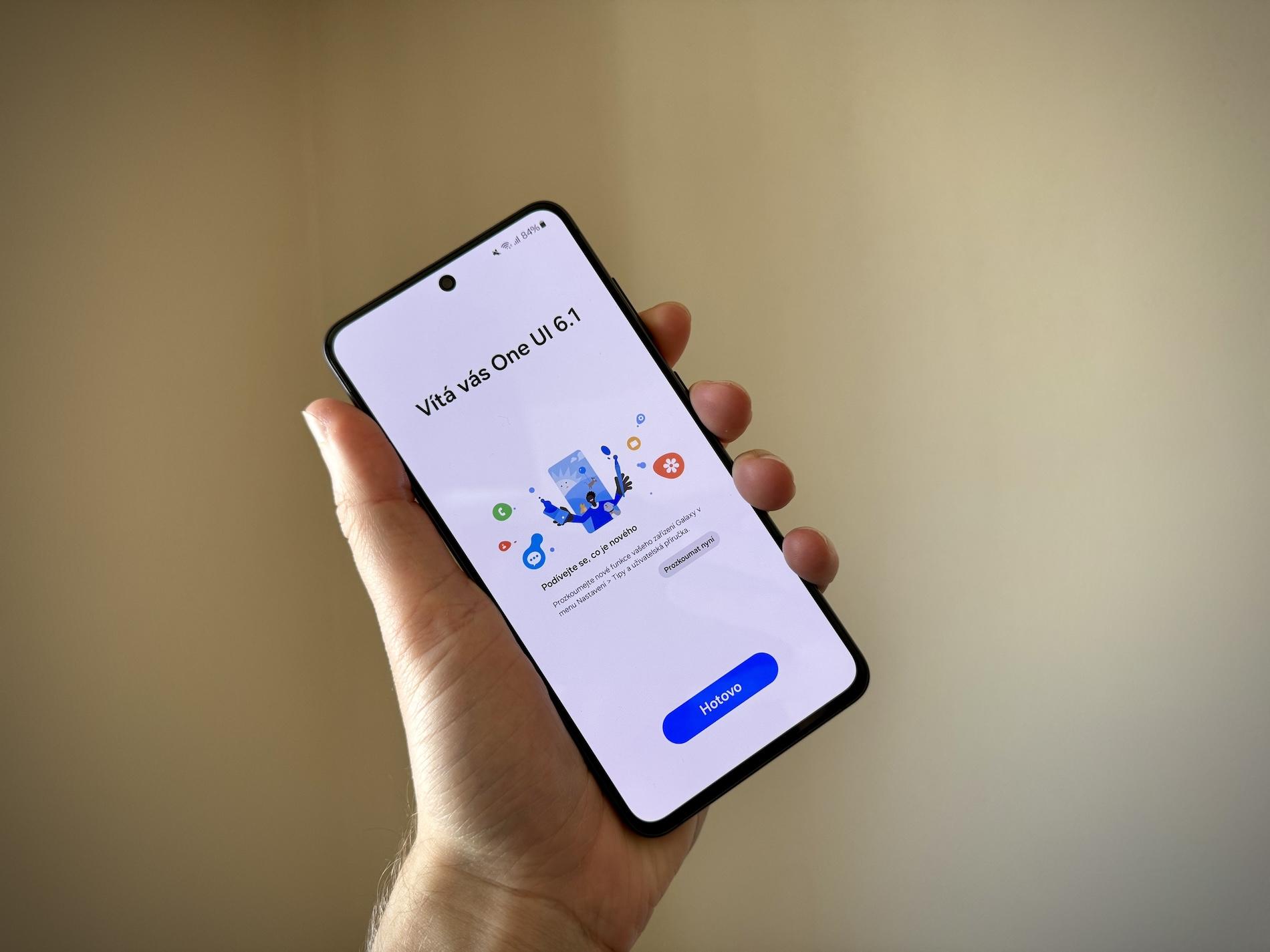 mantenimiento del dispositivo One UI