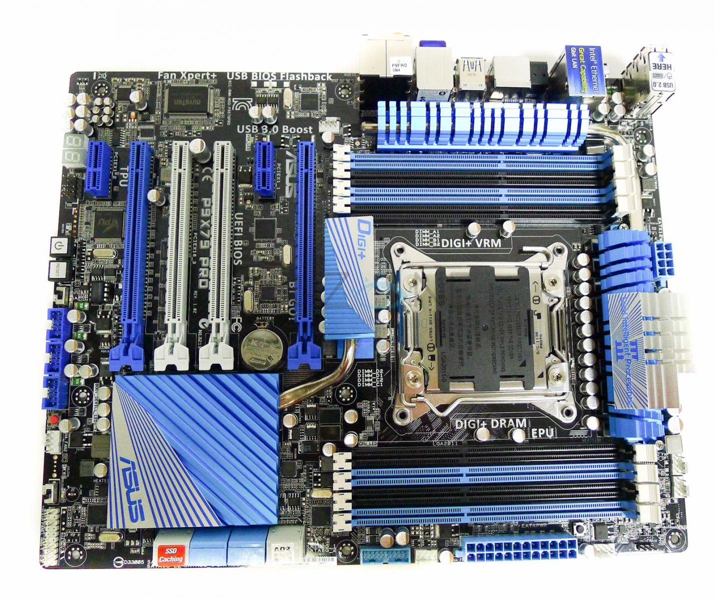 Detalle del socket LGA2011 ASUS P9X79