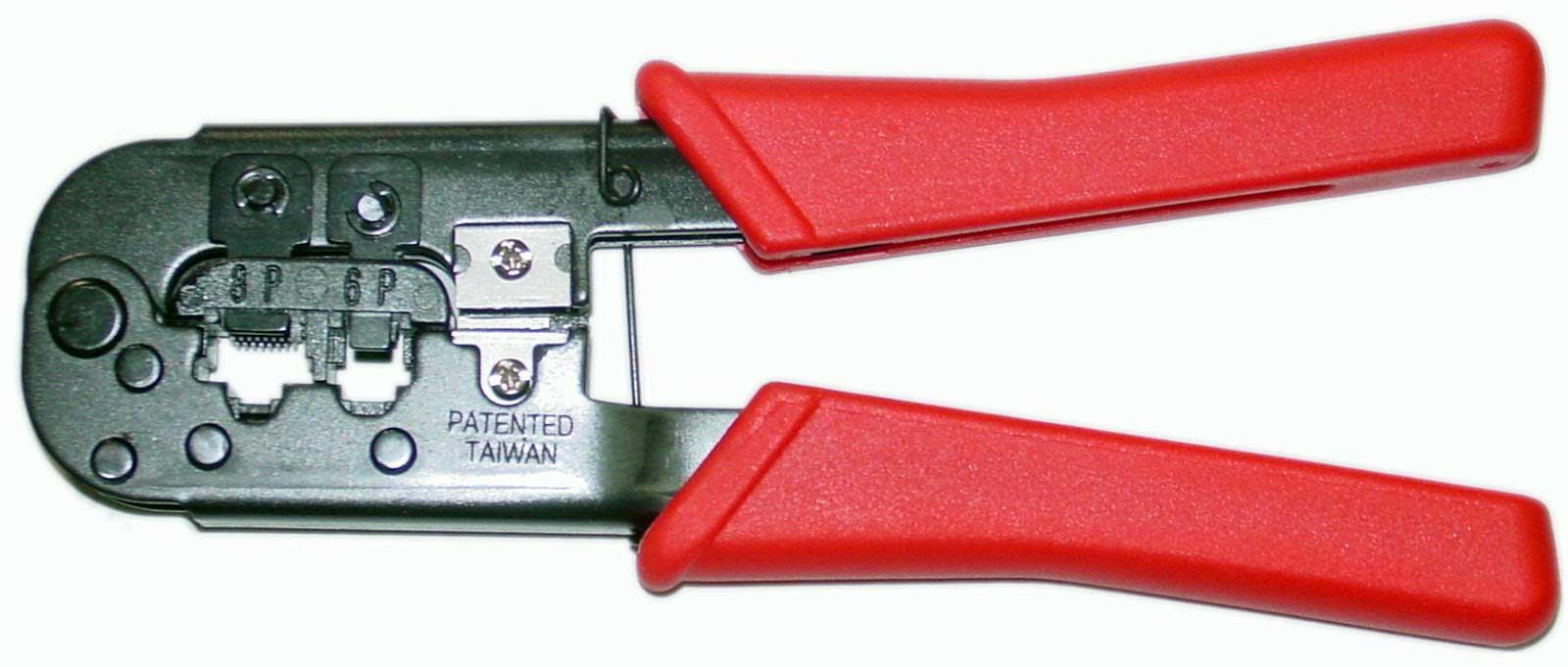 Pelar y ordenar cables de red