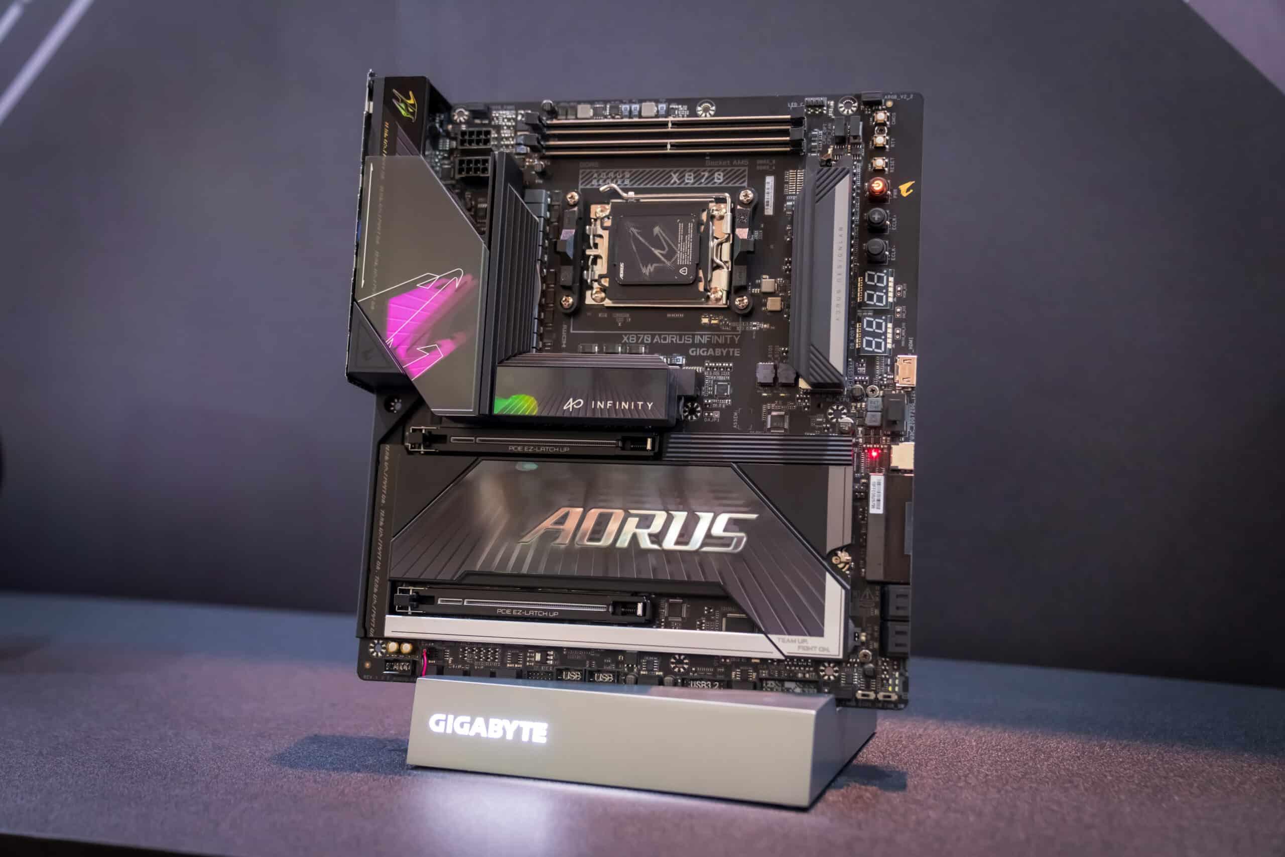 Gigabyte X870 AORUS INFINITY Gigabyte X870 AORUS INFINITY