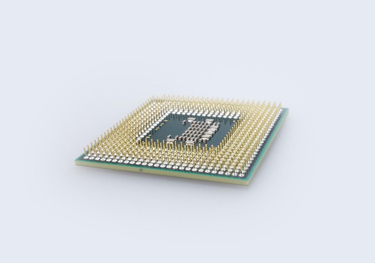 Primer plano detallado de un procesador de computadora, el corazón del hardware donde se ejecutan las instrucciones. Primer plano detallado de un procesador de computadora, el corazón del hardware donde se ejecutan las instrucciones.
